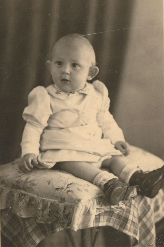 FrageNachDerHerkunft 006 Vater als Baby 1949