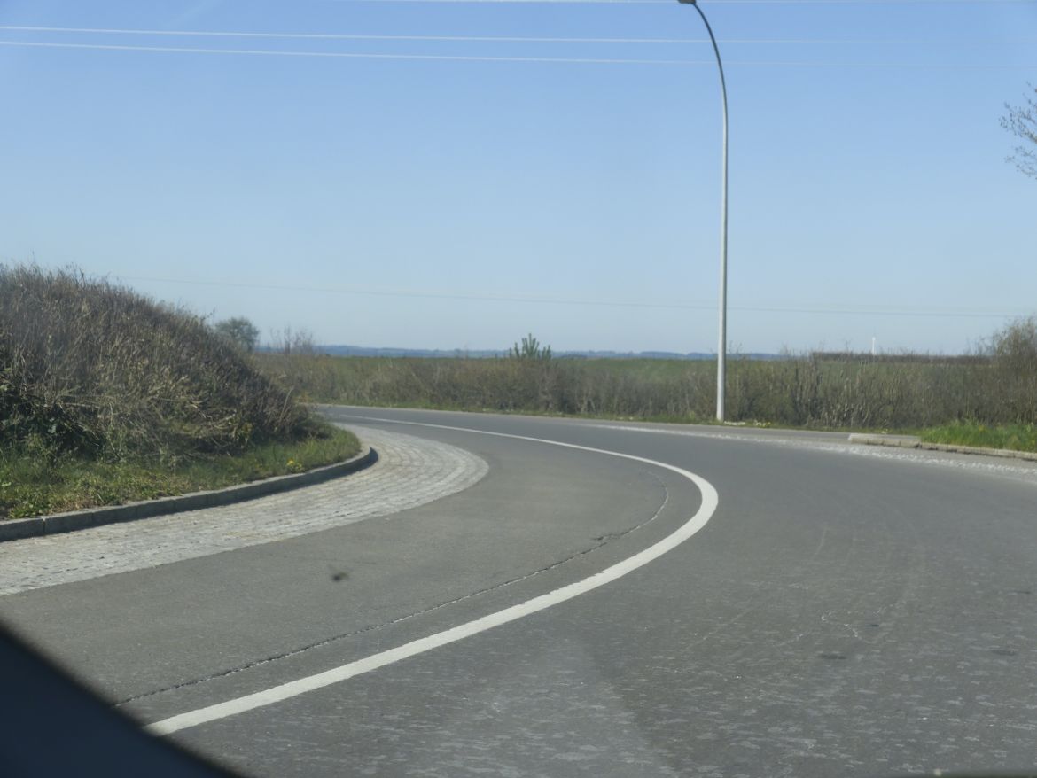 01 L1001180