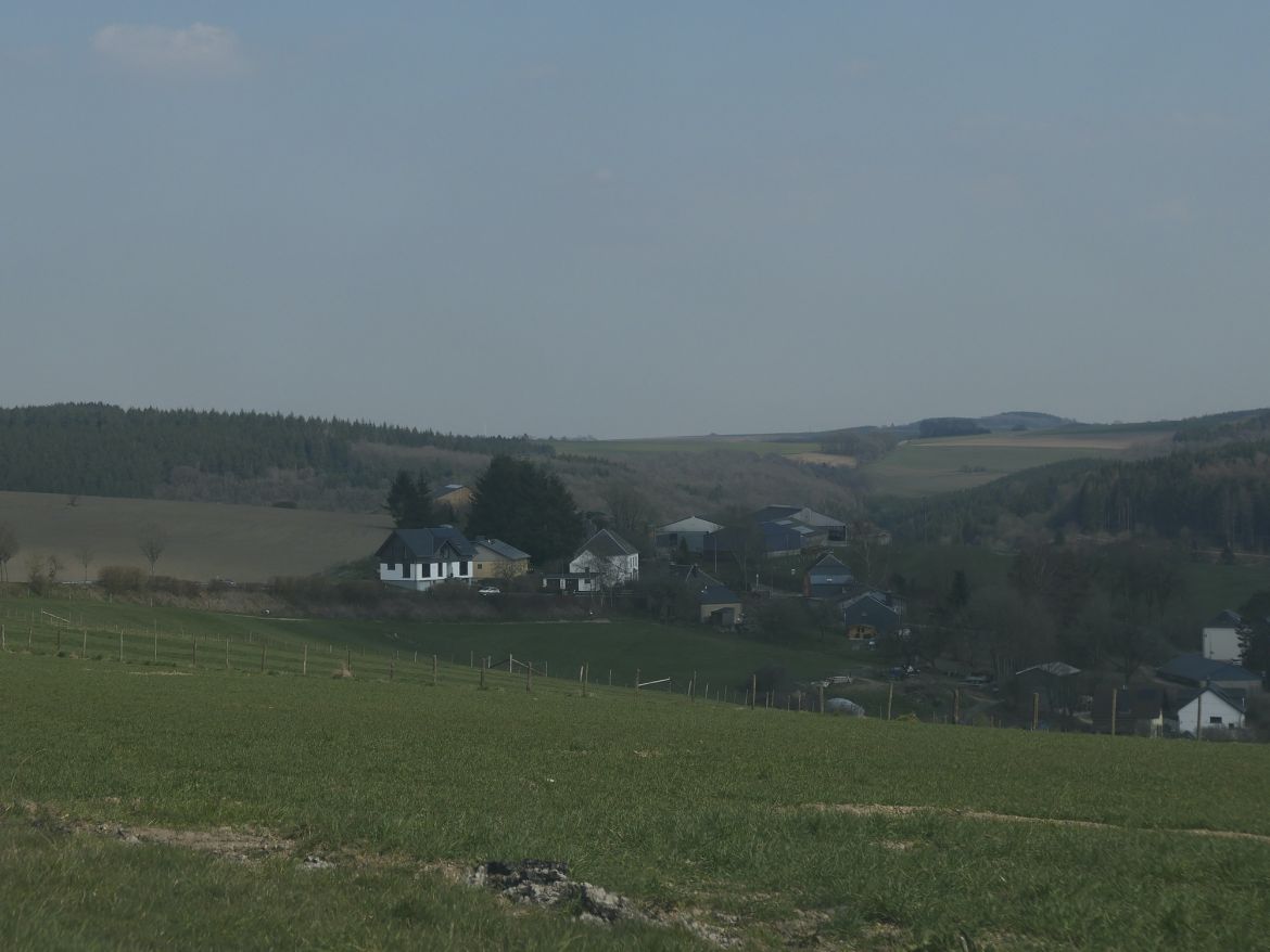 16 L1001572