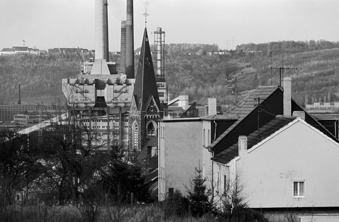 Stahlwerk mit Stadt 11